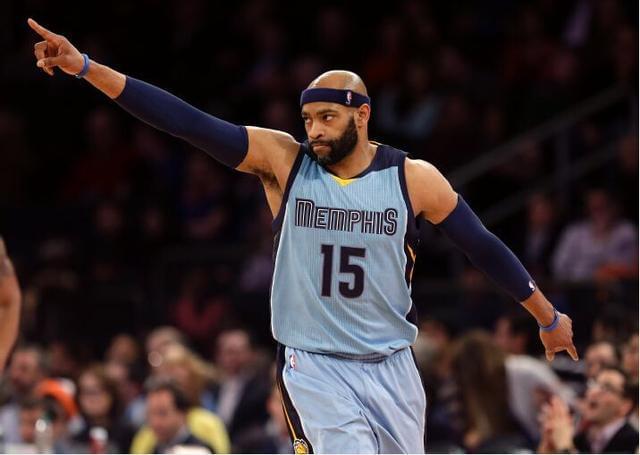 与公益同行 深圳马可波罗男篮走进龙城创新学校.